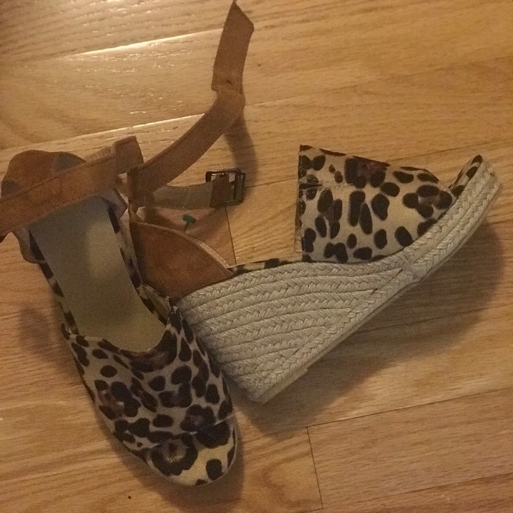 Leopard wedges